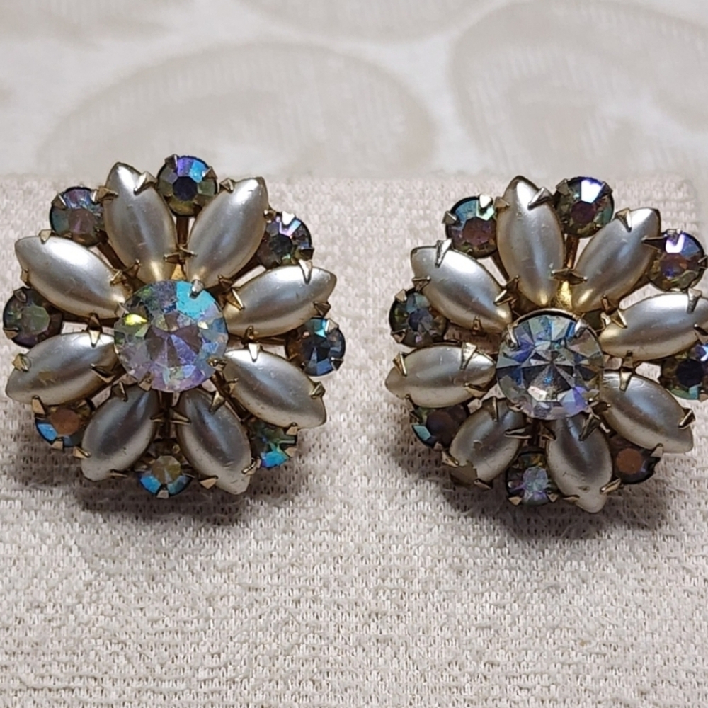 CORO MID-CENTURY SUNBURST REG. NUMBER CLUSTER EARRINGS MADE IN ENGLAND - Picture 16 of 16